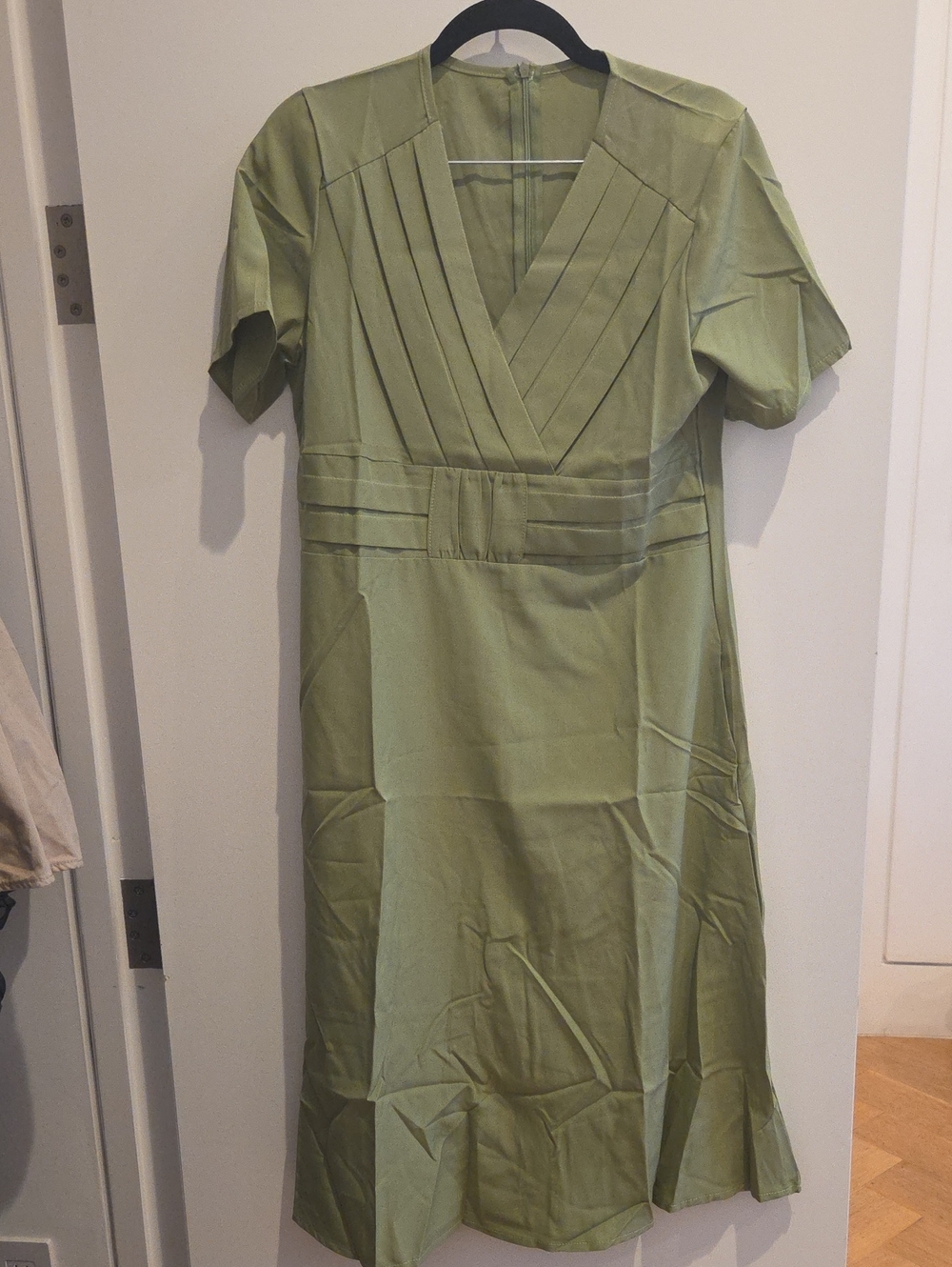 Amazon Olive Green V-Neck Pleated Midi Dress